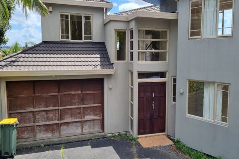 Photo of property in 17 Maidstone Place, Oteha, Auckland, 0632