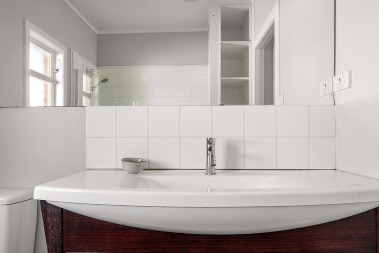 Photo of property in 1/42 Overton Road, Papatoetoe, Auckland, 2025