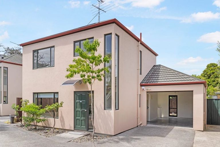 Photo of property in 59a Reelick Avenue, Pakuranga Heights, Auckland, 2010