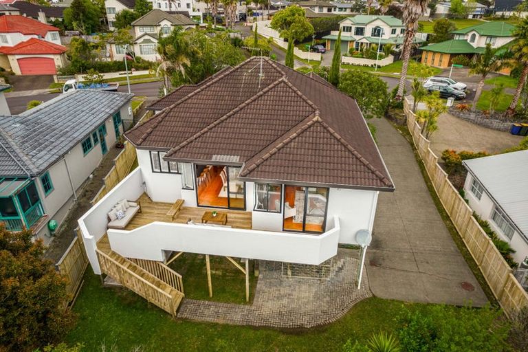 Photo of property in 5 Hobie Court, West Harbour, Auckland, 0618