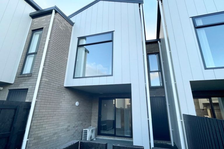 Photo of property in 9 Tima Lane, Mangere Bridge, Auckland, 2022