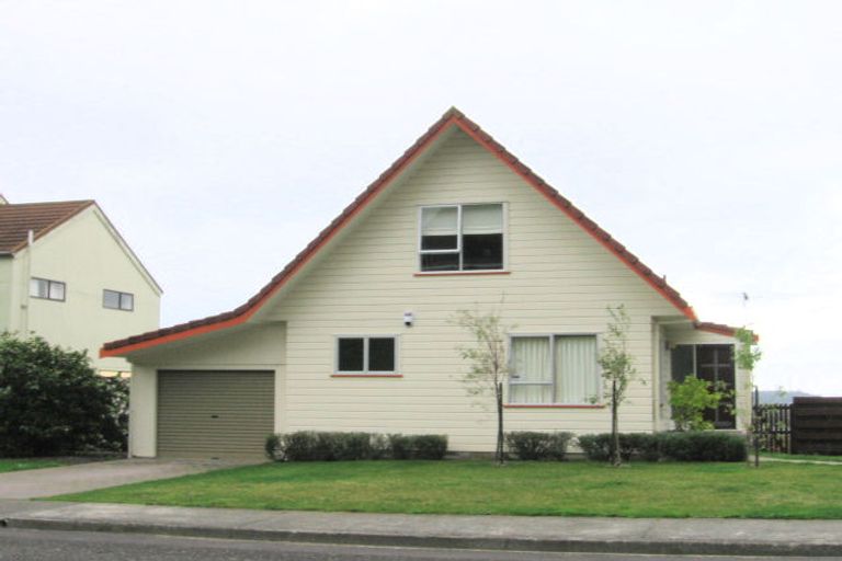 Photo of property in 146 Winara Avenue, Waikanae, 5036