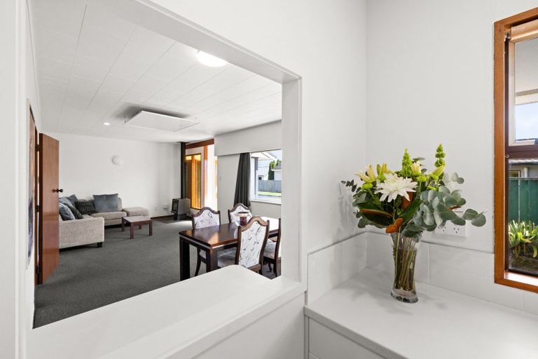 Photo of property in 1/16 Guthrie Road, Havelock North, 4130