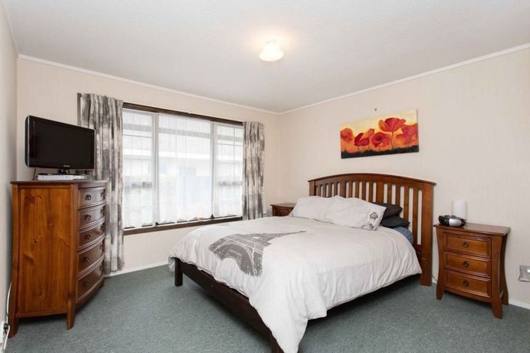 Photo of property in 1/172 Sawyers Arms Road, Bishopdale, Christchurch, 8053