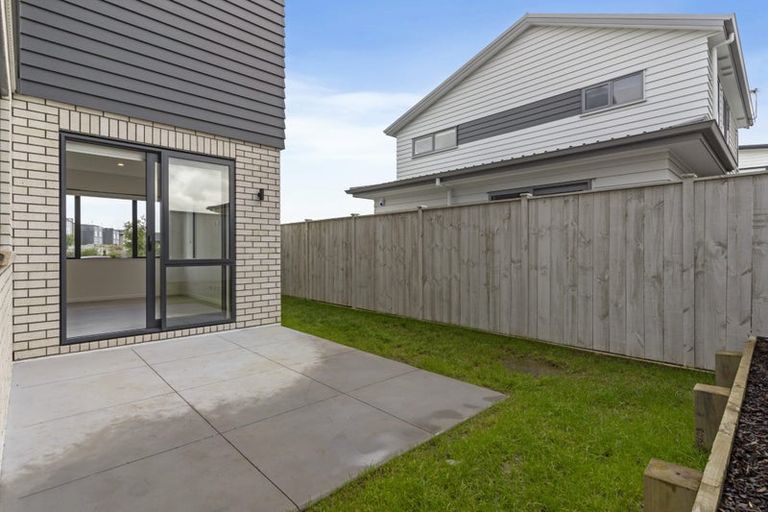 Photo of property in 18 Gosper Road, Takanini, 2112