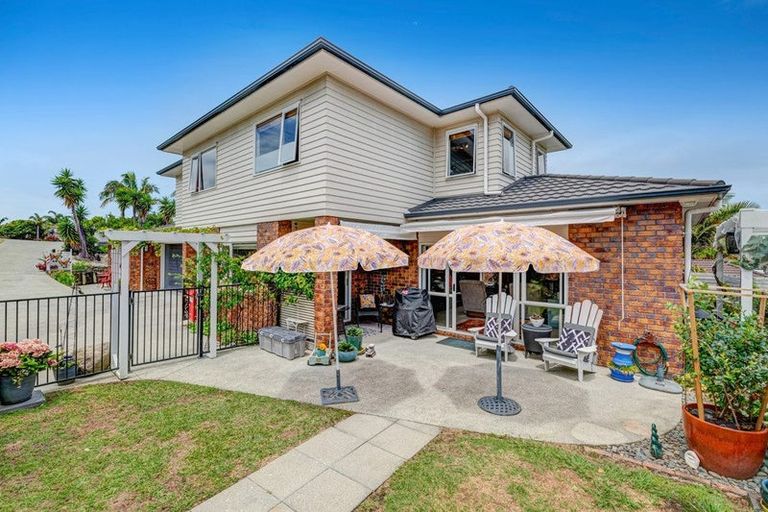 Photo of property in 13 Andre Rise, Stanmore Bay, Whangaparaoa, 0932