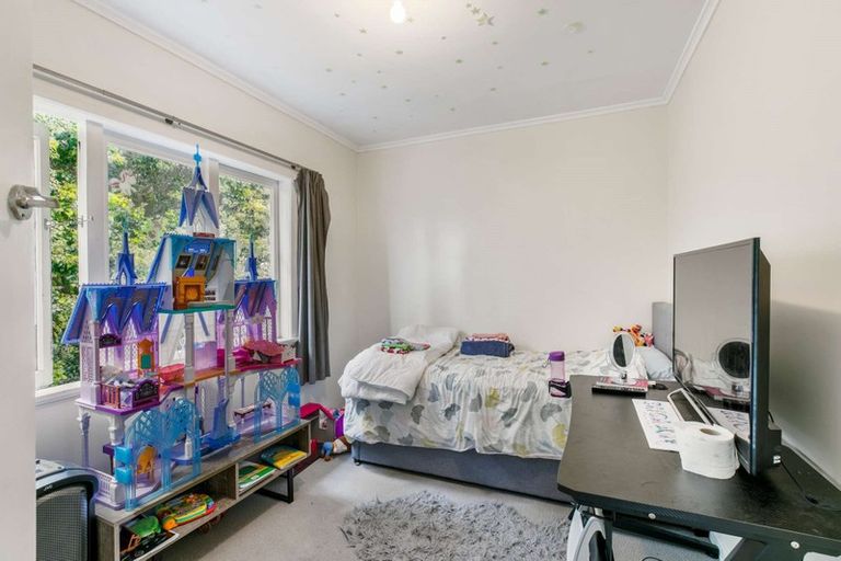 Photo of property in 3b Gazelle Avenue, Beach Haven, Auckland, 0626