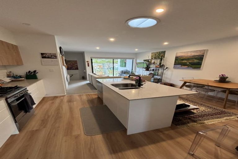 Photo of property in 4d Regent Street, Newtown, Wellington, 6021