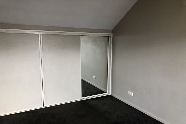 Photo of property in 2/19 Hills Road, Edgeware, Christchurch, 8013