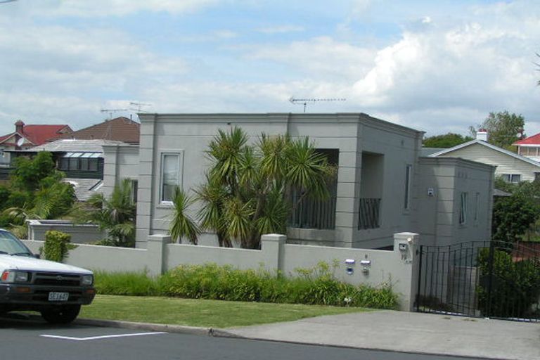 Photo of property in 2/19 Park Avenue, Takapuna, Auckland, 0622