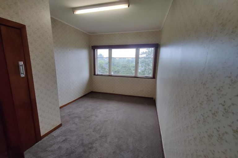 Photo of property in 207 Titirangi Road, Titirangi, Auckland, 0604