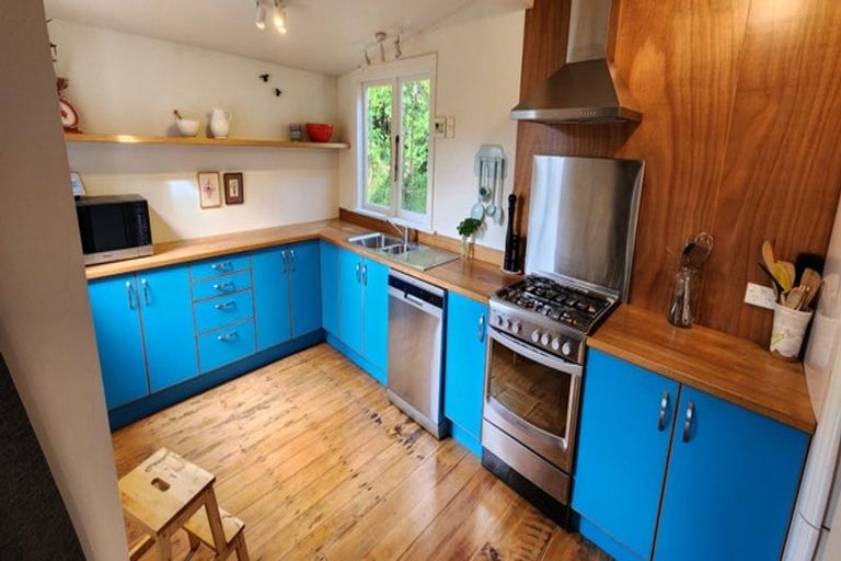 Photo of property in 66 Oxford Road, Okato, 4335