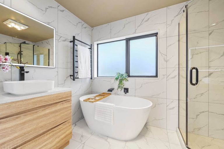 Photo of property in 21b Wells Road, Bucklands Beach, Auckland, 2012