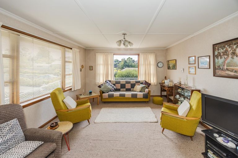 Photo of property in 6 Cambridge Place, Holmes Hill, Oamaru, 9401