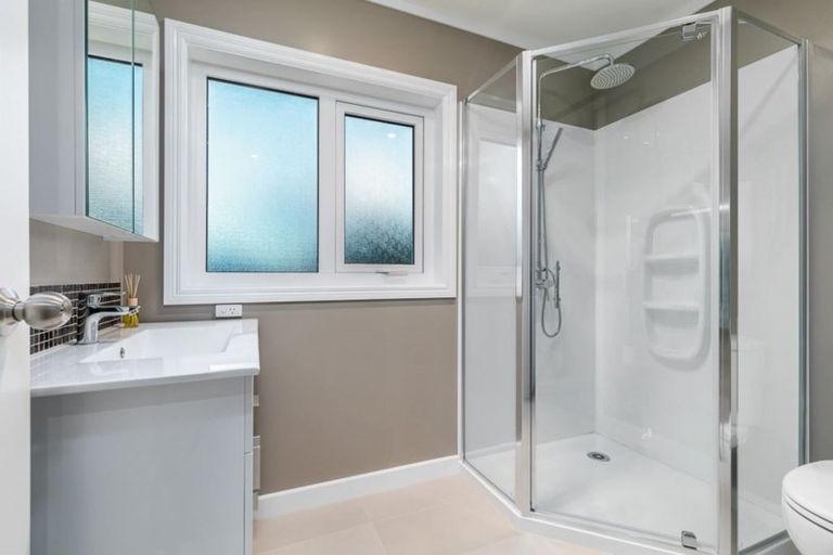 Photo of property in 11 Gurnard Road, Stillwater, Silverdale, 0993