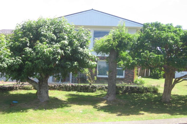 Photo of property in 13 Fowler Street, Northcote, Auckland, 0627