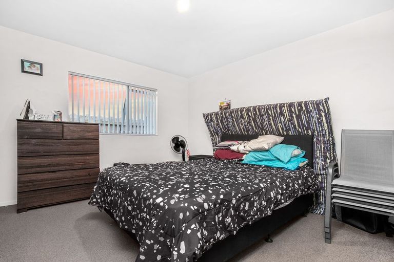 Photo of property in 98 Popokatea Drive, Takanini, 2112