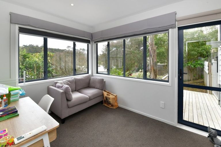 Photo of property in 24 Coralsea Way, Arkles Bay, Whangaparaoa, 0932