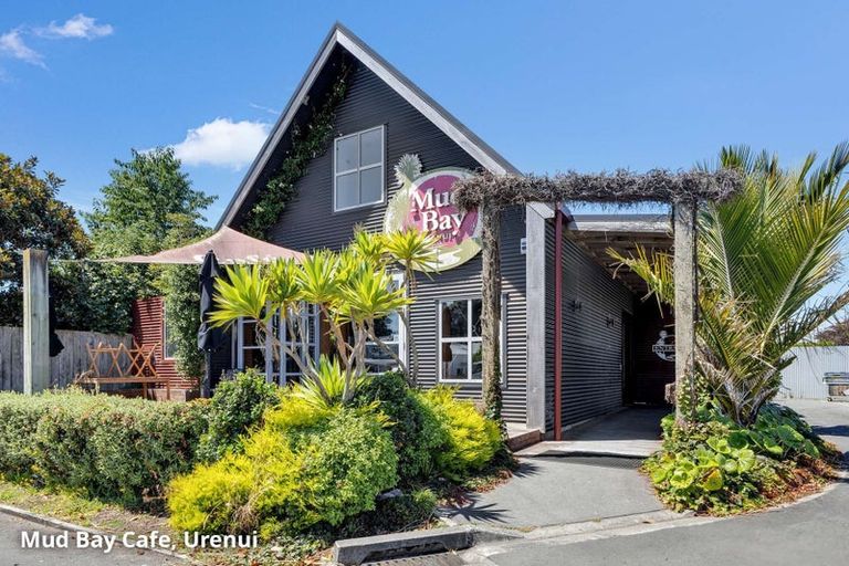 Photo of property in 20 Whakapaki Street, Urenui, 4375