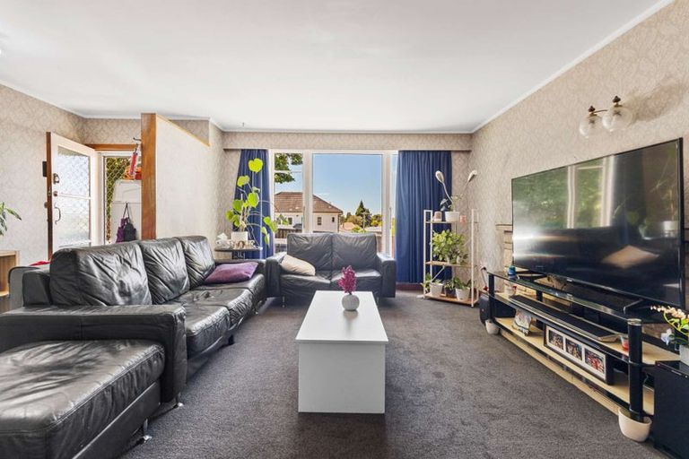 Photo of property in 21 Carey Street, Maeroa, Hamilton, 3200