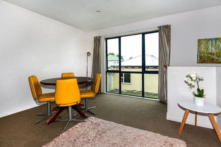 Photo of property in 3/75 Thackeray Place, Waltham, Christchurch, 8023