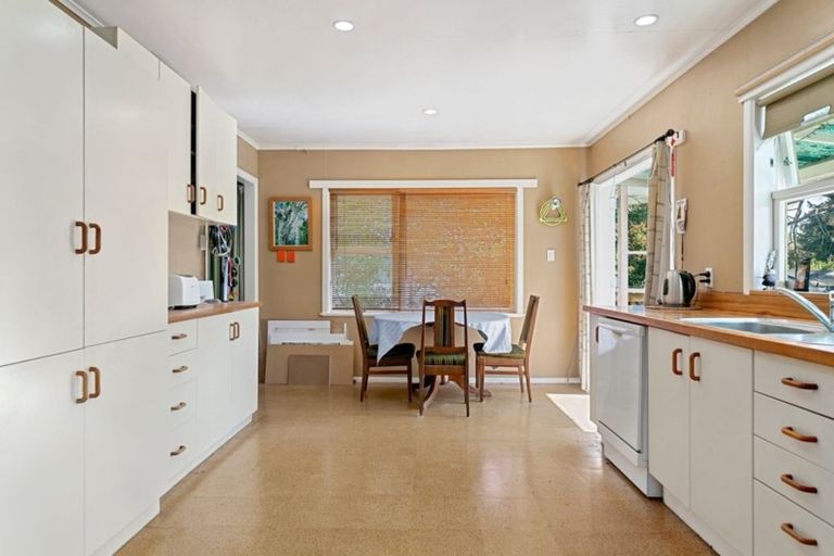 Photo of property in 62 Matuku Street, Two Mile Bay, Taupo, 3330