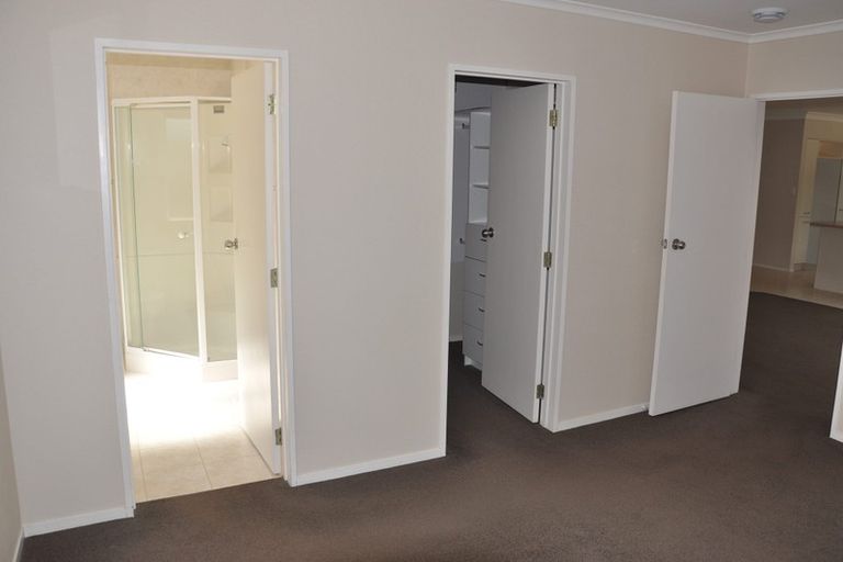Photo of property in 23 Simon Owen Place, Golflands, Auckland, 2013