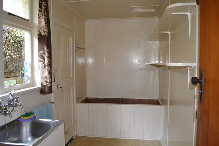 Photo of property in 12 Ure Street, South Hill, Oamaru, 9400