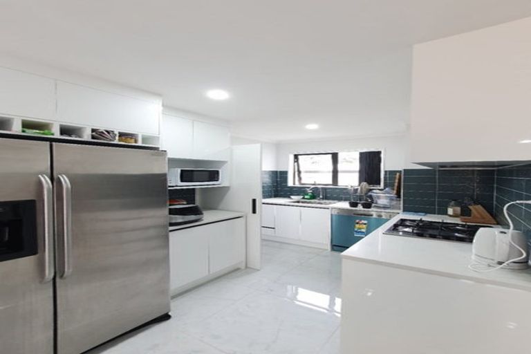 Photo of property in 425d Great South Road, Opaheke, Papakura, 2113