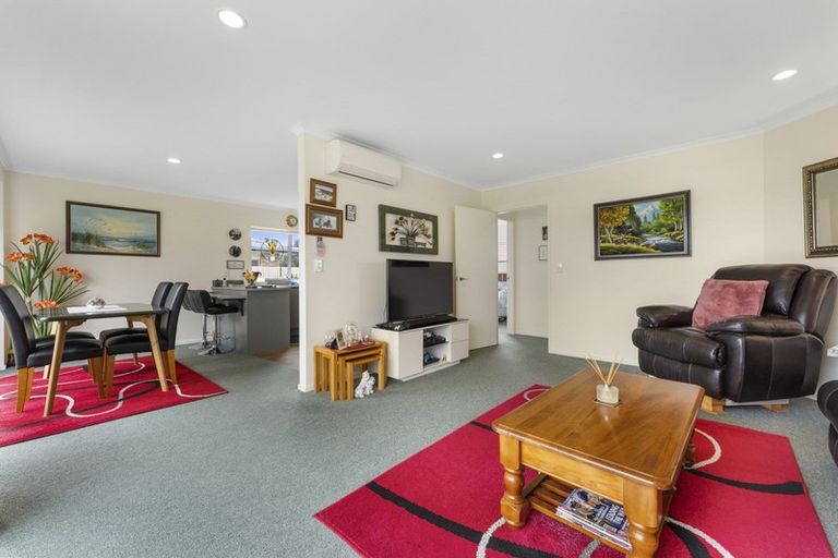 Photo of property in Trackside Villas, 7/91 Mako Mako Road, Levin, 5510