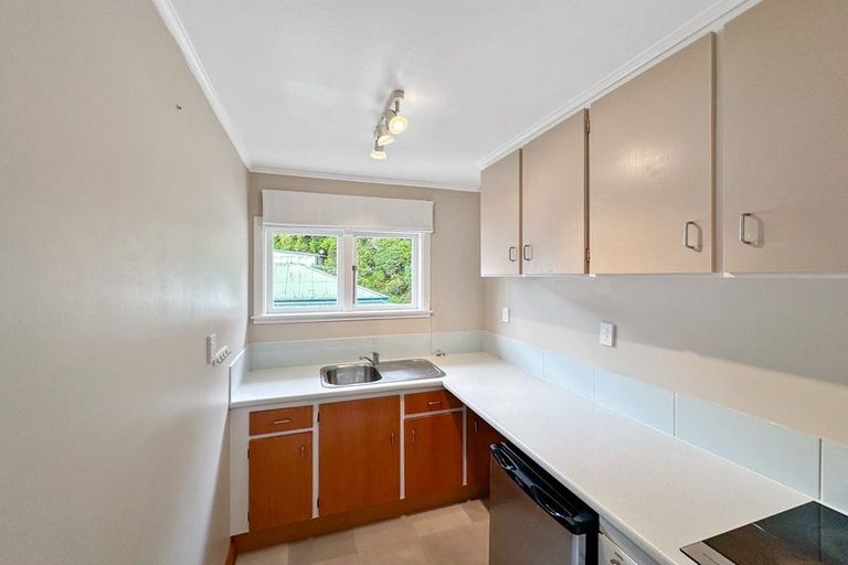 Photo of property in 107-109 Muritai Road, Eastbourne, Lower Hutt, 5013