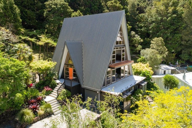 Photo of property in 12 Moana Avenue, Paihia, 0200