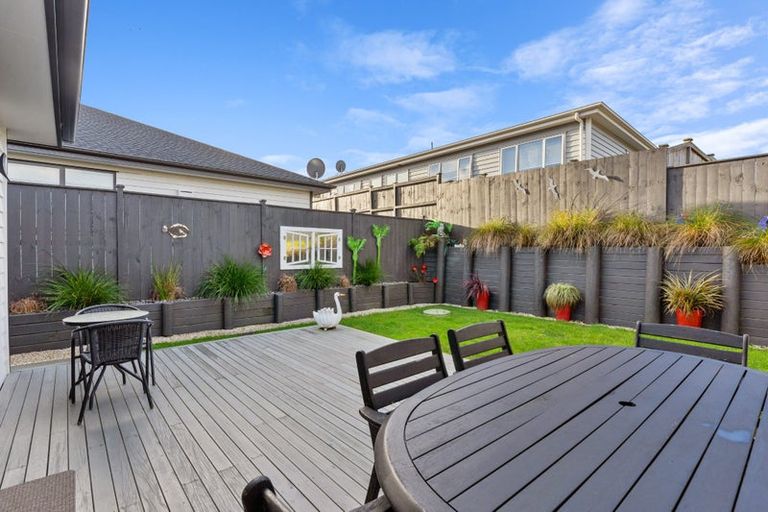Photo of property in 64 Accolage Boulevard, Kumeu, 0810