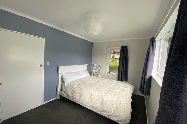 Photo of property in 27 Kellsmere Crescent, Island Bay, Wellington, 6023