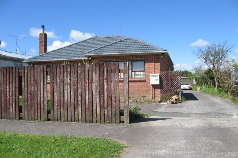 Photo of property in 70 Kenderdine Road, Papatoetoe, Auckland, 2025