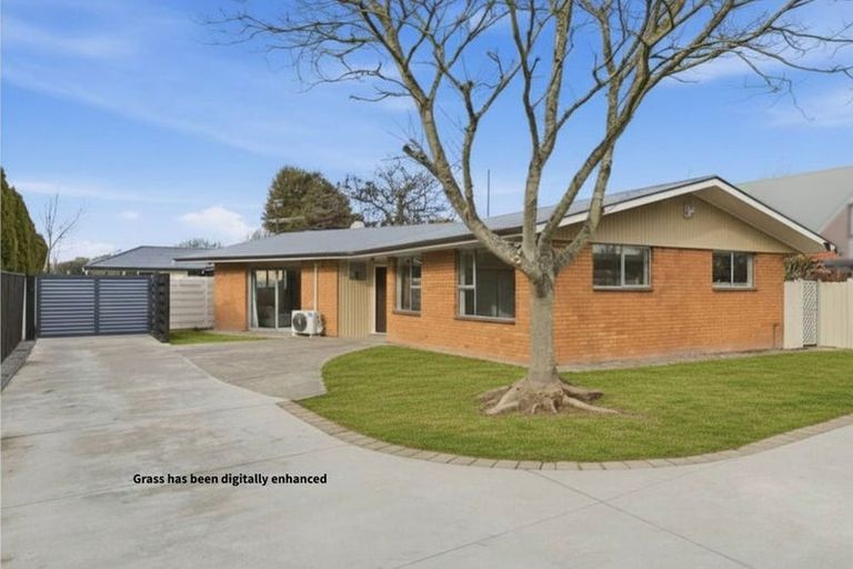 Photo of property in 76 Avonhead Road, Avonhead, Christchurch, 8042