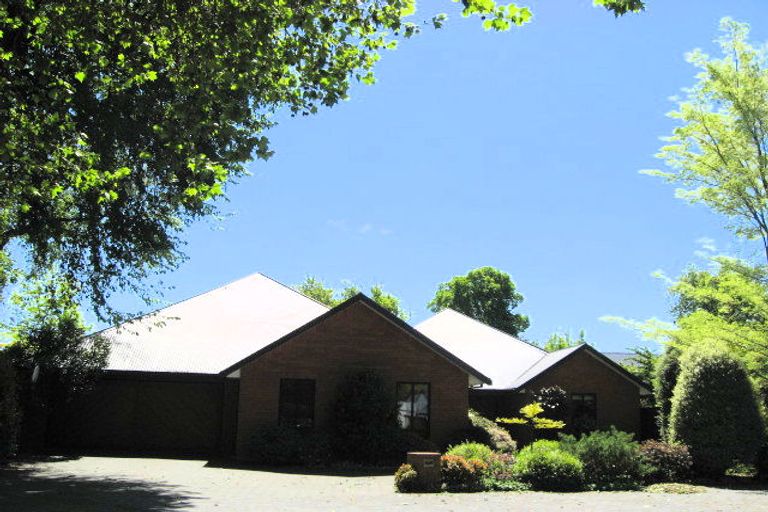 Photo of property in 11 Grangewood Lane, Burnside, Christchurch, 8053