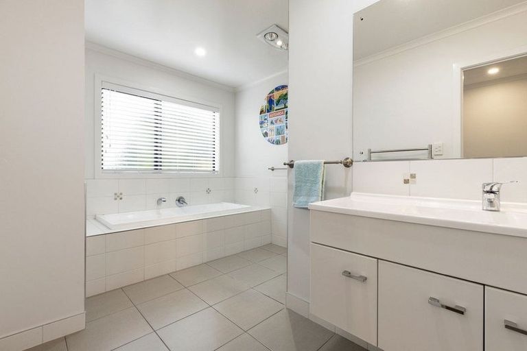 Photo of property in 18 Watkins Road, Cambridge, 3434