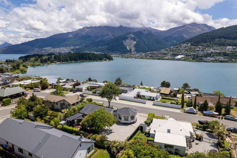 Photo of property in 25 Oregon Drive, Kelvin Heights, Queenstown, 9300