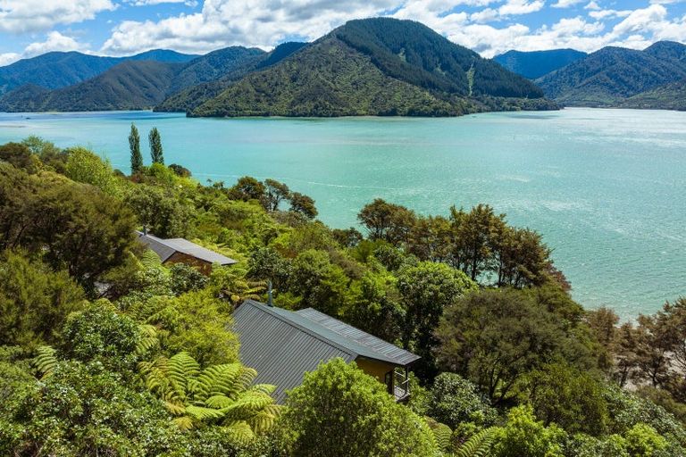 Photo of property in 672 Moetapu Bay Road, Moetapu Bay, Picton, 7282