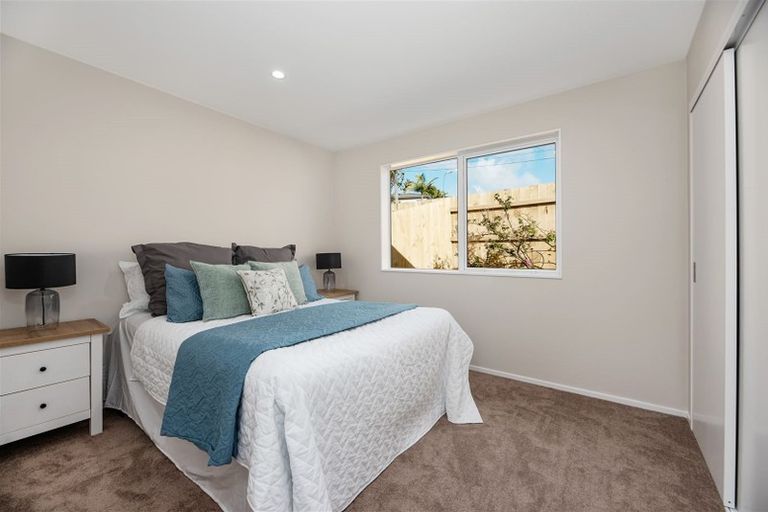 Photo of property in 18a Kearney Place, Massey, Auckland, 0614