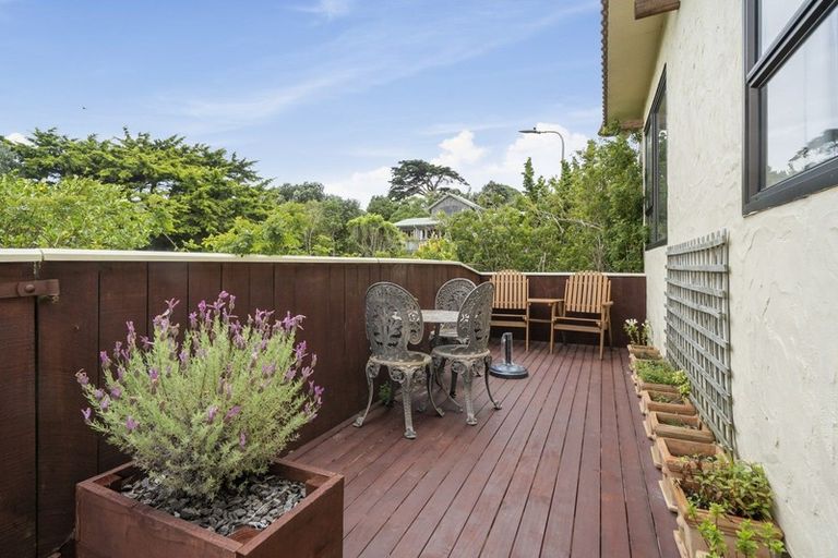 Photo of property in 2 Puketai Place, Pukerua Bay, 5026