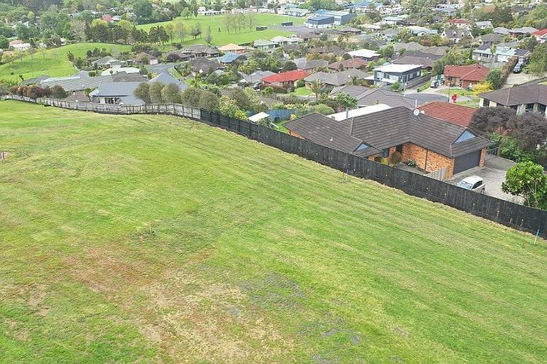 Photo of property in 4b Forlong Rise, Helensville, 0800