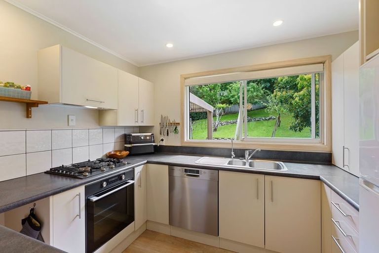 Photo of property in 98 Leinster Avenue, Raumati South, Paraparaumu, 5032