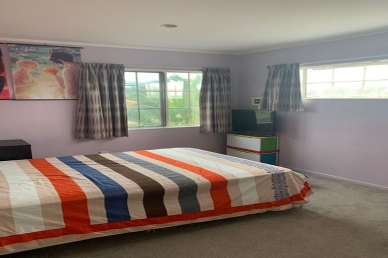 Photo of property in 15 Vermeer Place, West Harbour, Auckland, 0618