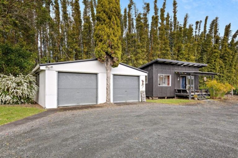 Photo of property in 28 Karaka Road, Whenuapai, Auckland, 0618