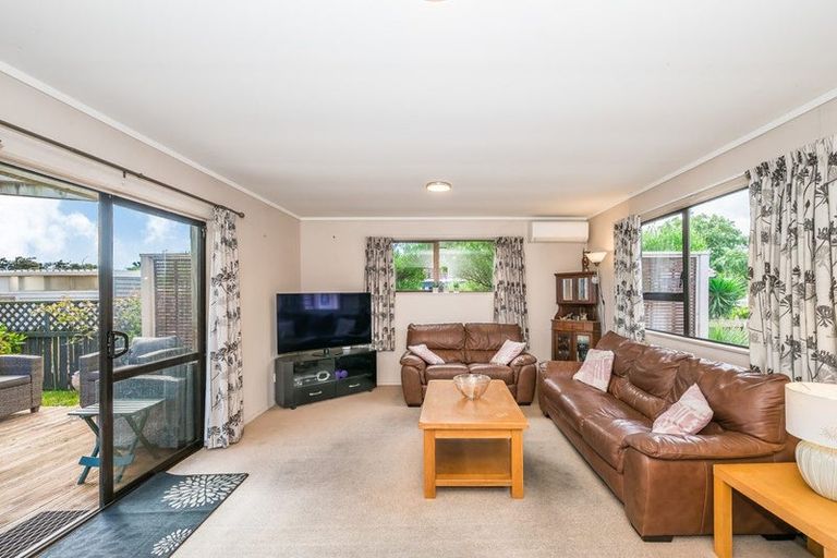 Photo of property in 18 Rosewood Place, Paraparaumu, 5032