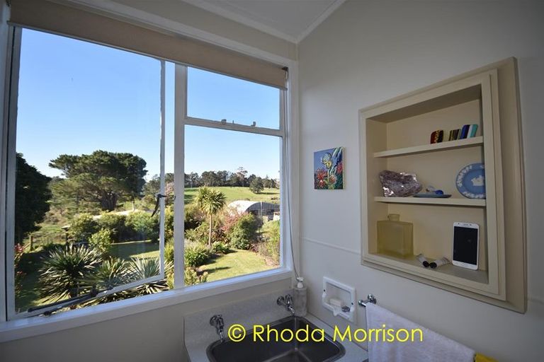Photo of property in 42 Sandy Beach Road, Tinopai, 0593