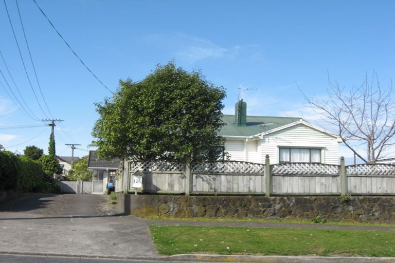 Photo of property in 125 Brooklands Road, Brooklands, New Plymouth, 4310