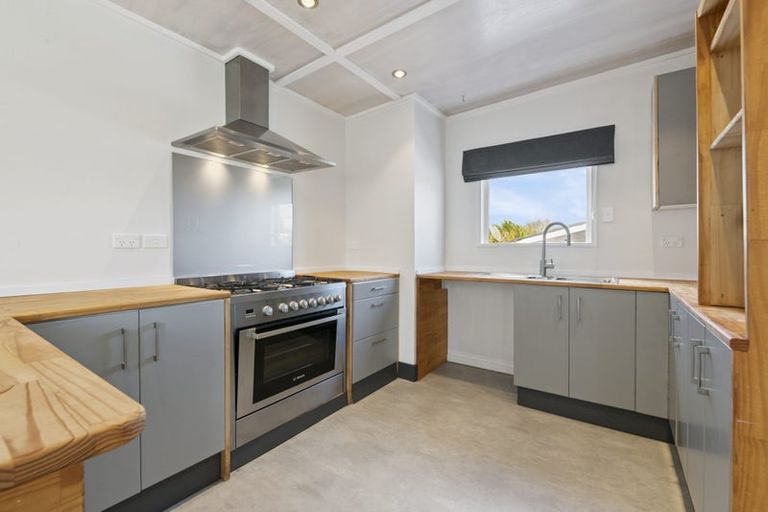 Photo of property in 21 Brigitte View, Snells Beach, 0920